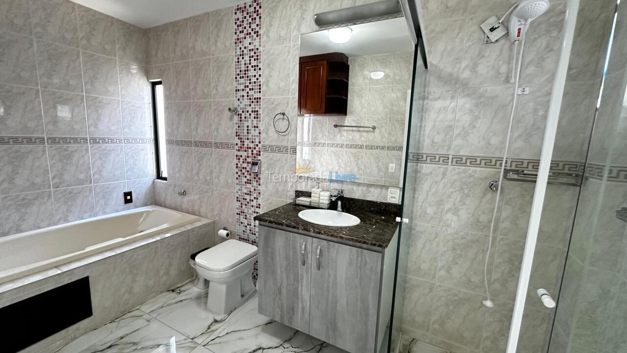 Apartamento para aluguel de temporada em Itapema (Meia Praia)