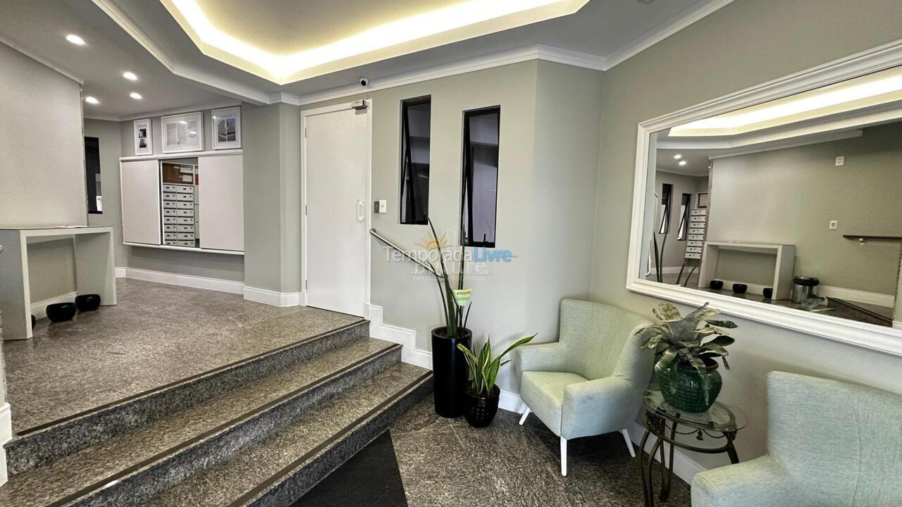 Apartamento para aluguel de temporada em Itapema (Meia Praia)