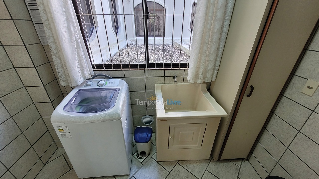 Apartment for vacation rental in Bombinhas (Praia de Bombas)