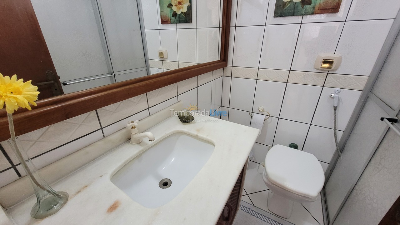 Apartment for vacation rental in Bombinhas (Praia de Bombas)