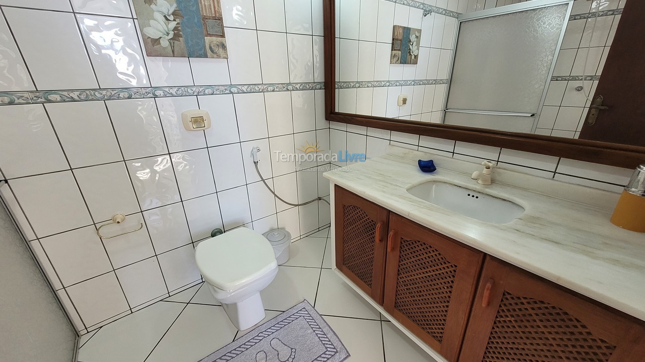 Apartment for vacation rental in Bombinhas (Praia de Bombas)