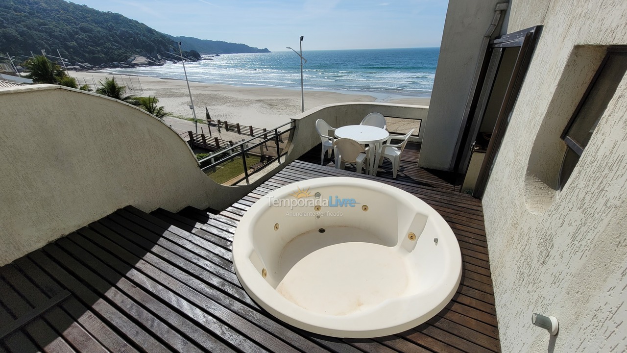 Apartment for vacation rental in Bombinhas (Praia de Bombas)