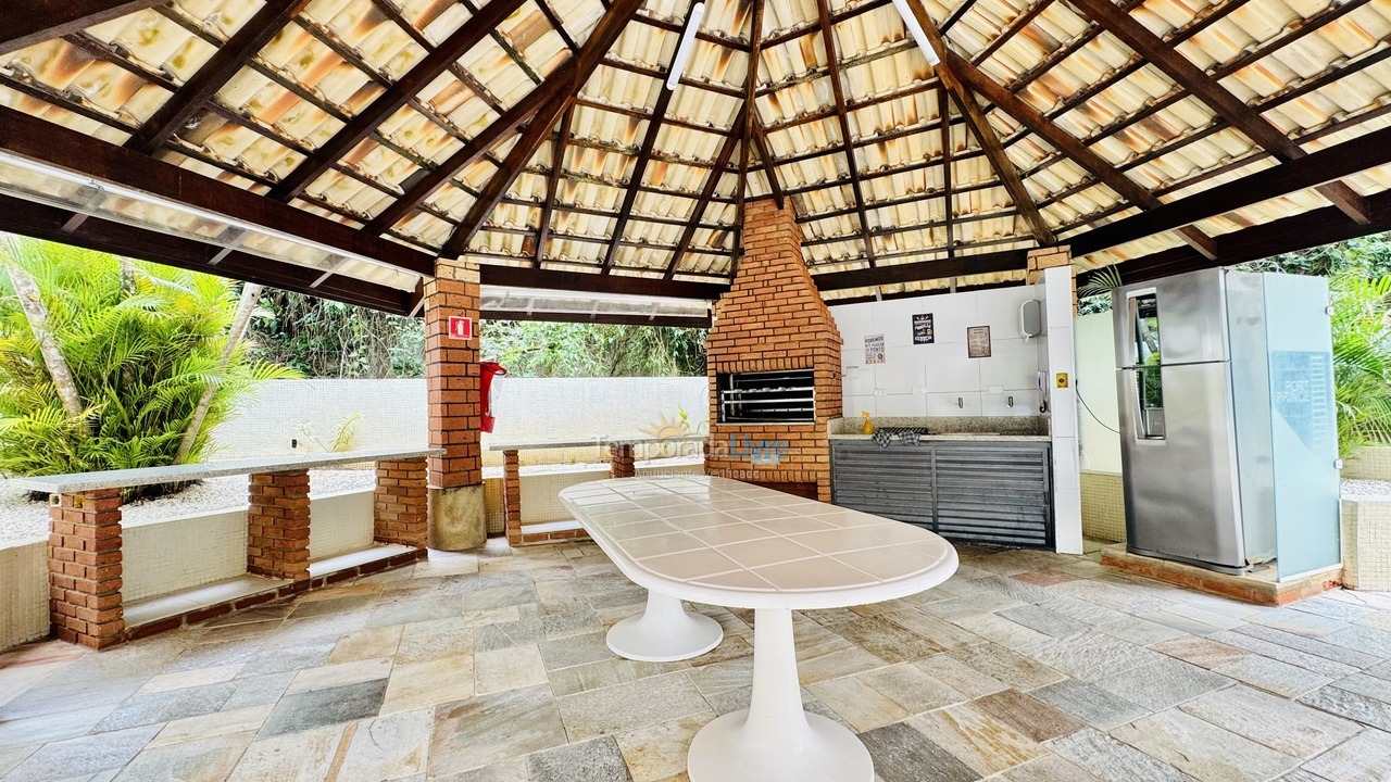 Apartamento para aluguel de temporada em Guarujá (Pitangueiras)