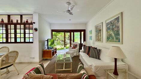 Praia da Baleia, 10 pessoas, 4 quartos, piscina comum, churrasq. priv.