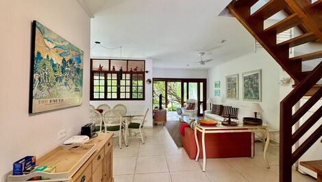 Praia da Baleia, 10 pessoas, 4 quartos, piscina comum, churrasq. priv.