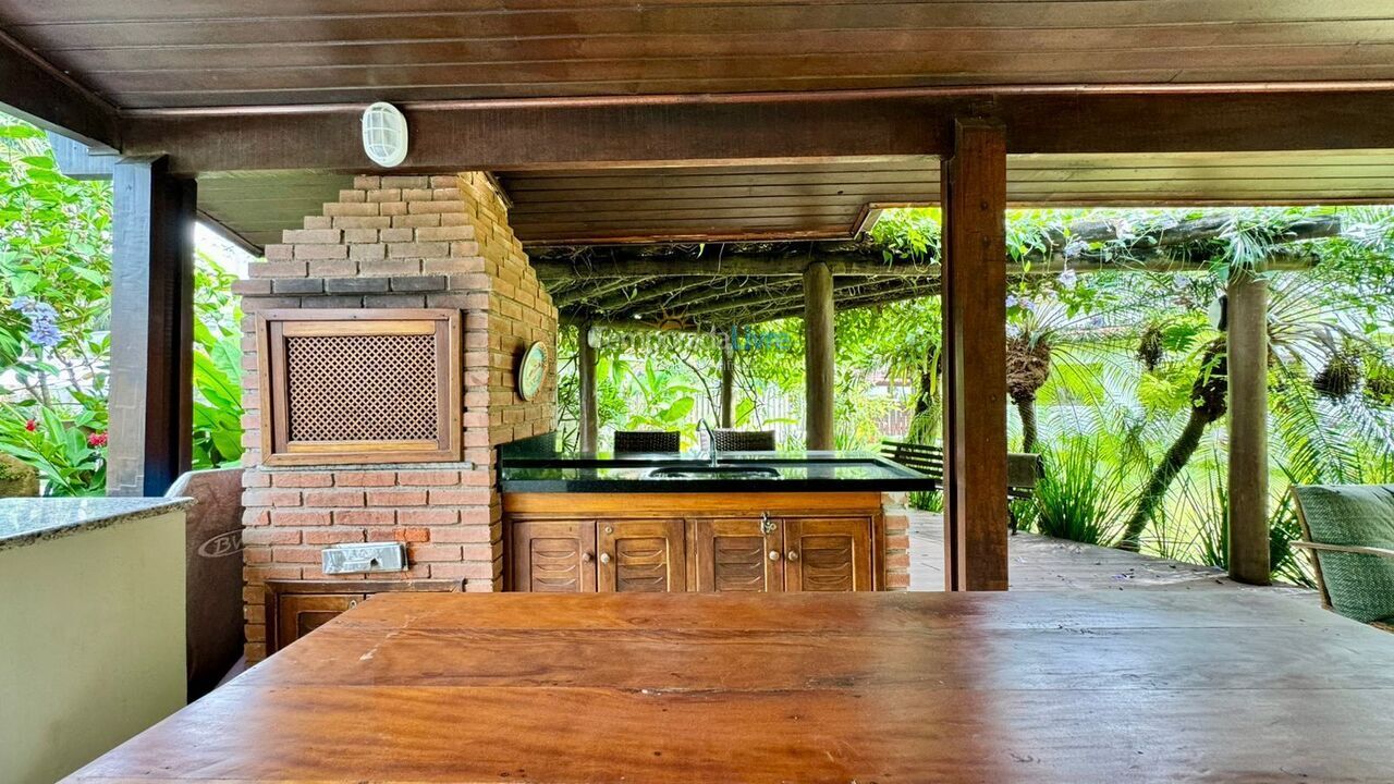 Casa para aluguel de temporada em São Sebastião (Praia da Baleia)