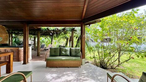 Praia da Baleia, 10 pessoas, 4 quartos, piscina comum, churrasq. priv.