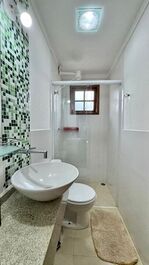 Praia da Baleia, 10 pessoas, 4 quartos, piscina comum, churrasq. priv.