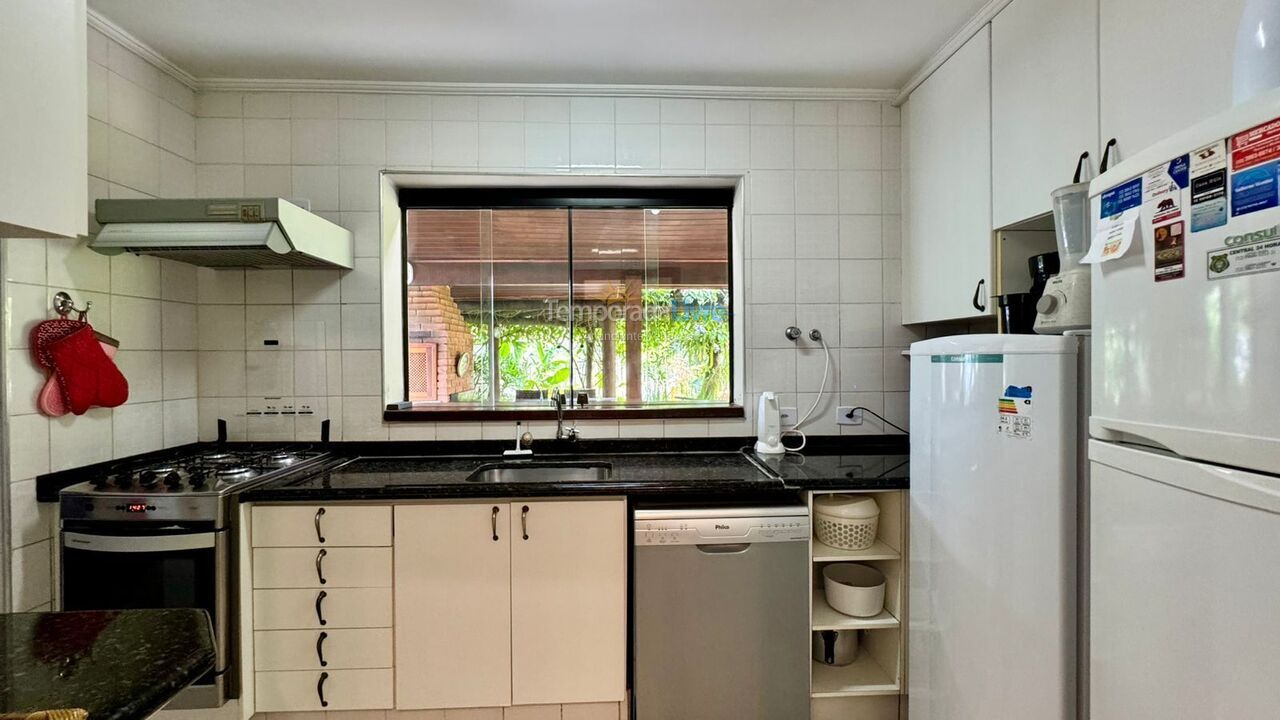 Casa para aluguel de temporada em São Sebastião (Praia da Baleia)