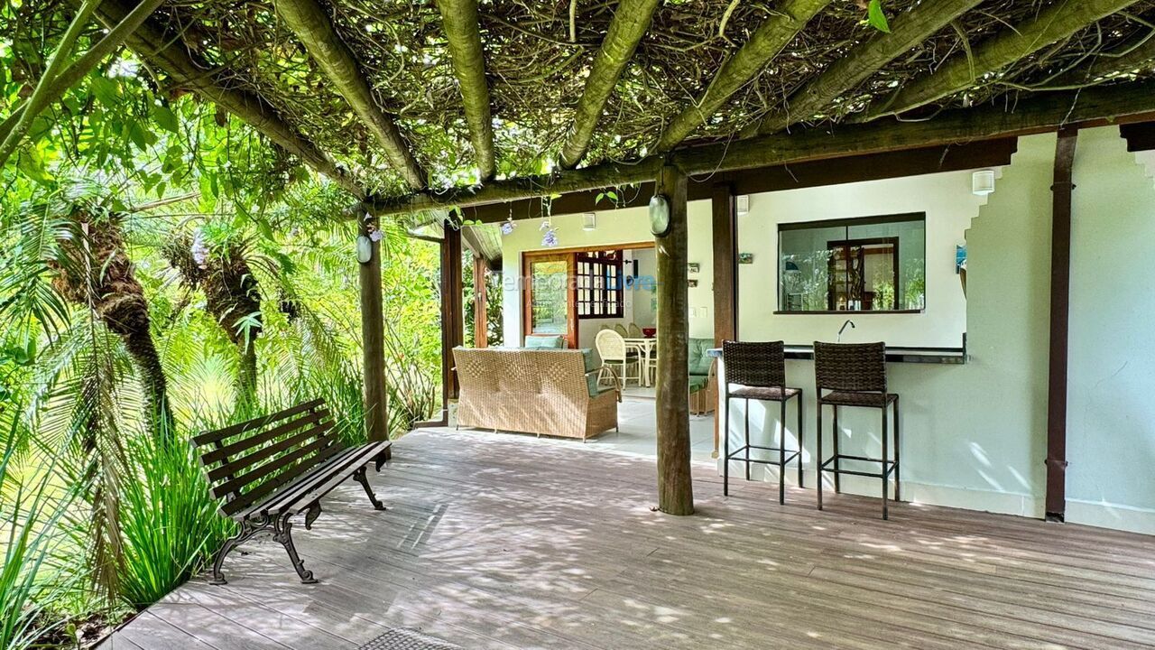 Casa para aluguel de temporada em São Sebastião (Praia da Baleia)