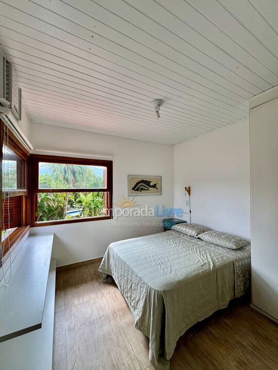 Casa para aluguel de temporada em São Sebastião (Praia da Baleia)