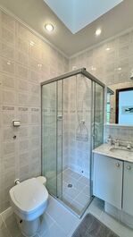 Praia da Baleia, 10 pessoas, 4 quartos, piscina comum, churrasq. priv.