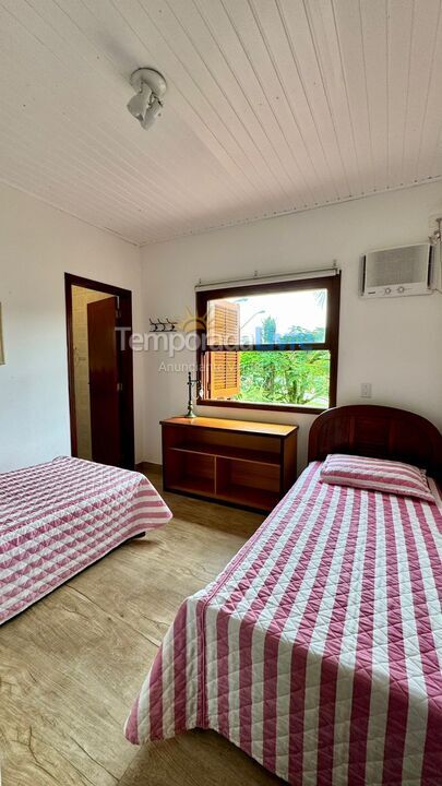 Casa para aluguel de temporada em São Sebastião (Praia da Baleia)