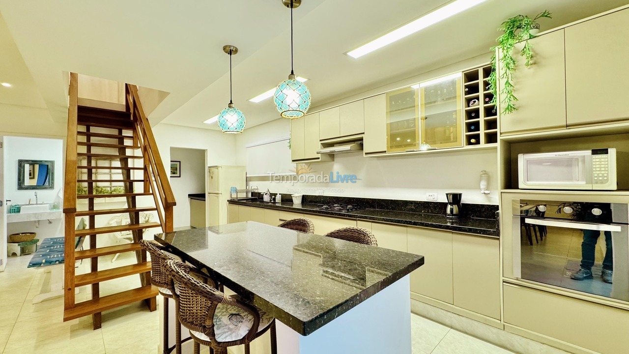 Apartamento para aluguel de temporada em Guarujá (Enseada)