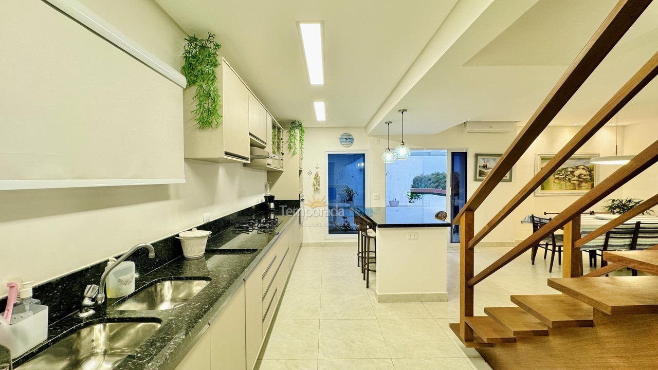 Apartamento para aluguel de temporada em Guarujá (Enseada)