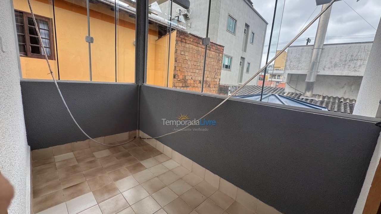 Casa para aluguel de temporada em Bombinhas (Praia de Bombinhas)