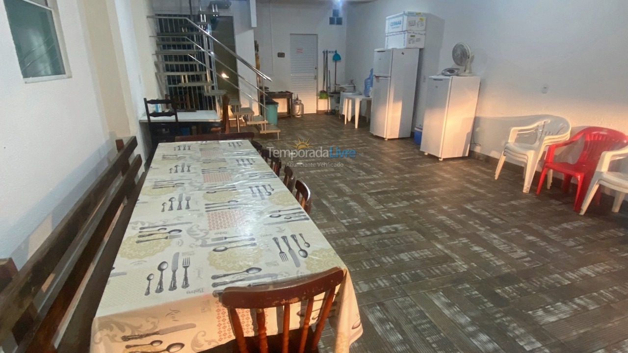 Casa para aluguel de temporada em Bombinhas (Praia de Bombinhas)