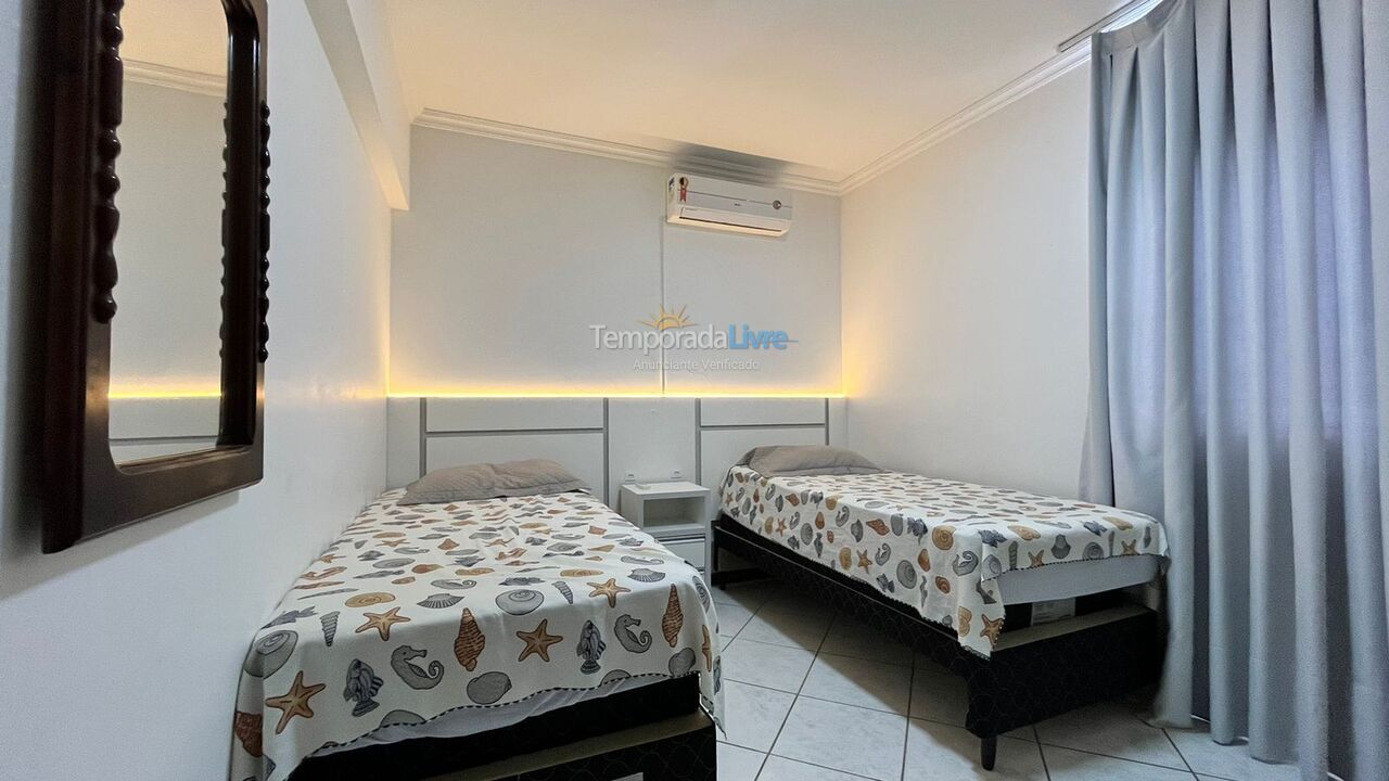 Apartment for vacation rental in Bombinhas (Praia de Bombas)