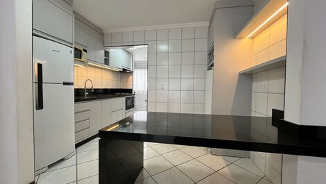 Apartment with excellent sea view for Praia de Bombas - SC