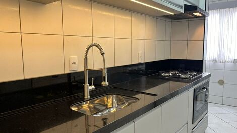 Apartment with excellent sea view for Praia de Bombas - SC