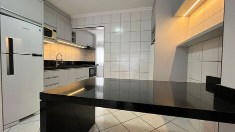 Apartment with excellent sea view for Praia de Bombas - SC