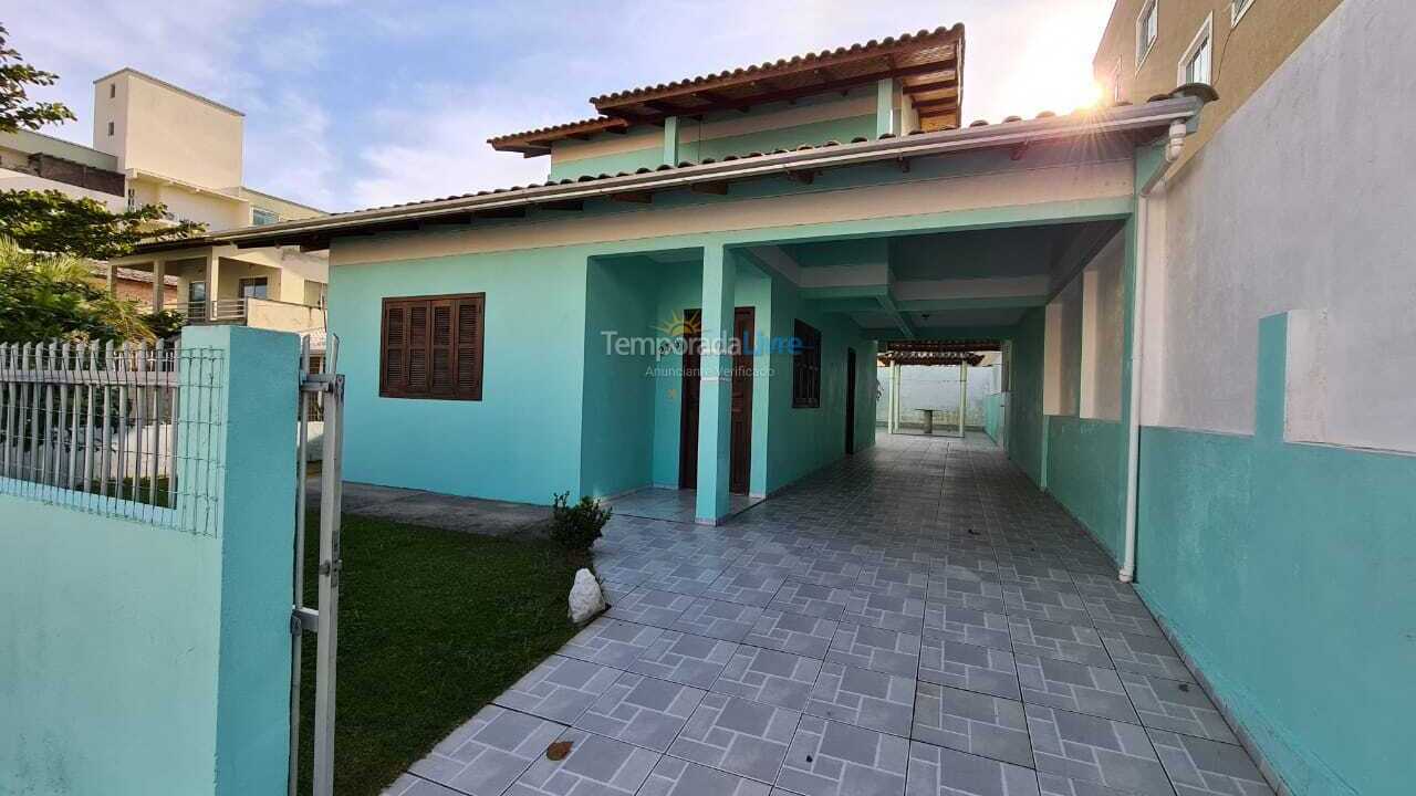 House for vacation rental in Bombinhas (Praia de Bombas)