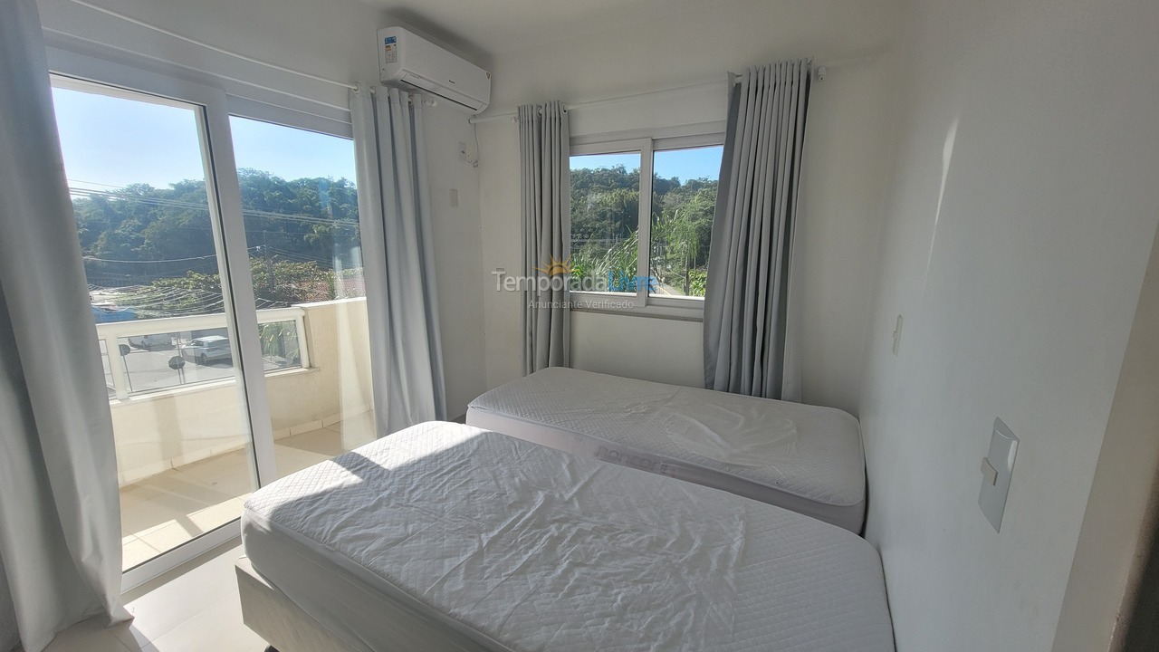 Apartamento para aluguel de temporada em Bombinhas (Praia de Bombas)