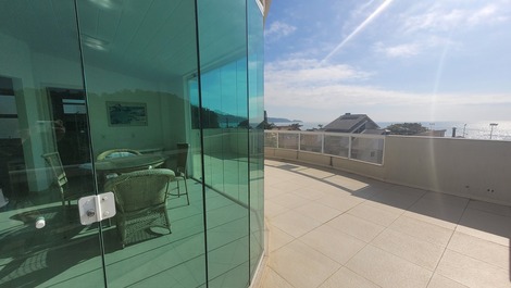 Linda cobertura com vista para o mar de Bombas para 6 pessoas