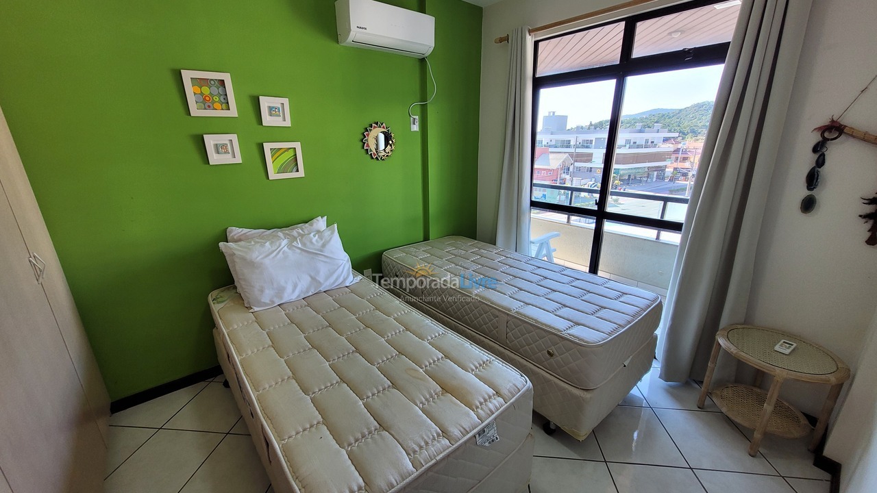 Apartment for vacation rental in Bombinhas (Praia de Bombas)
