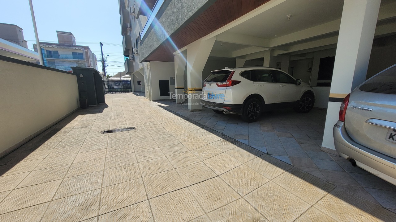 Apartment for vacation rental in Bombinhas (Praia de Bombas)