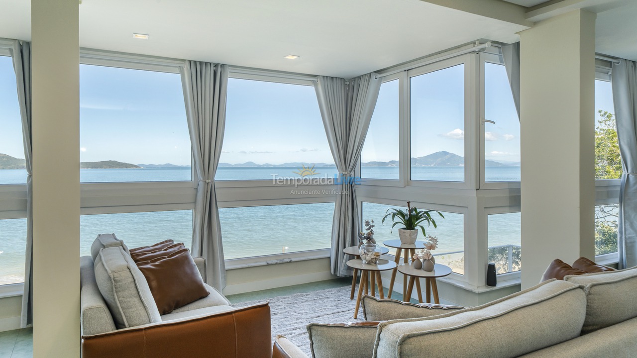 Casa para aluguel de temporada em Bombinhas (Praia de Zimbros)