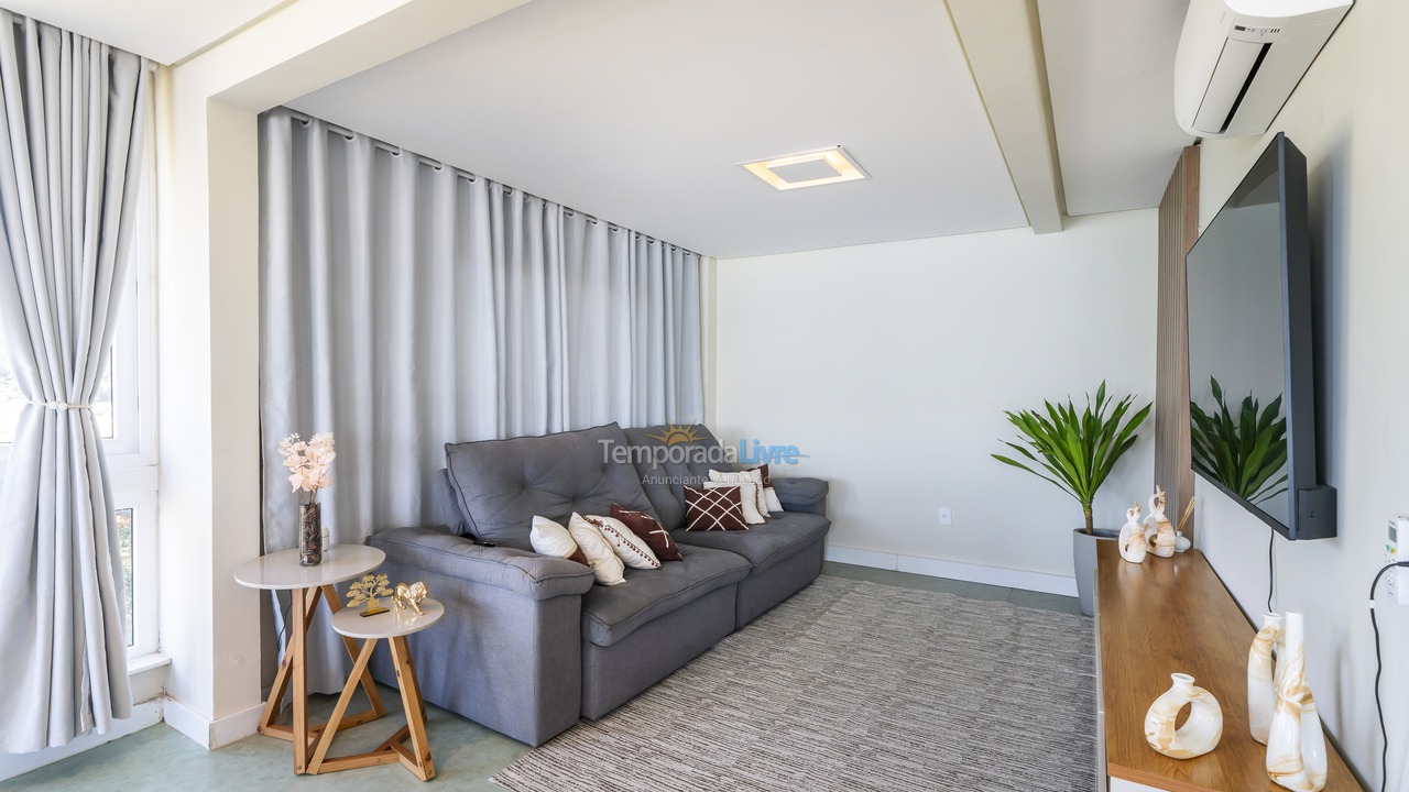 Casa para aluguel de temporada em Bombinhas (Praia de Zimbros)