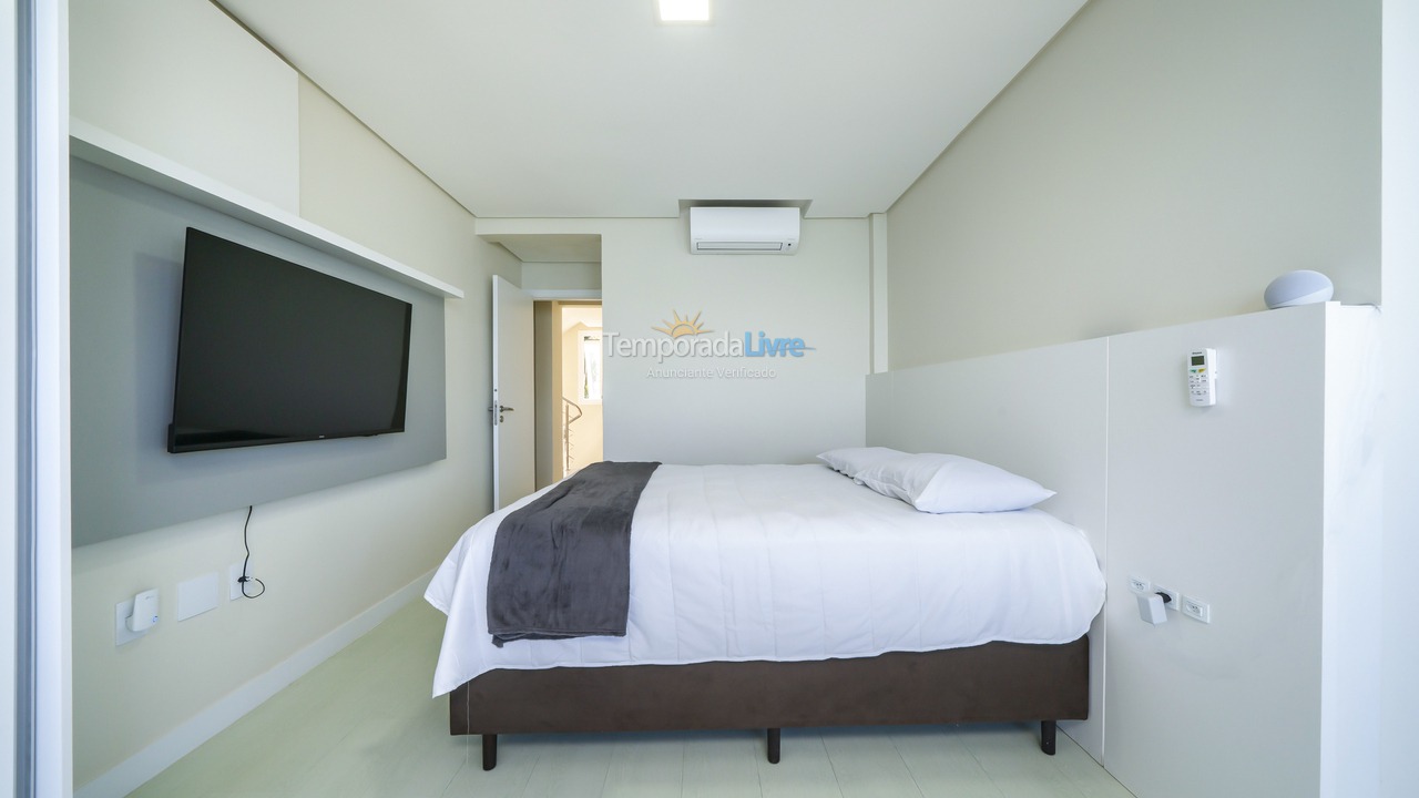 Casa para aluguel de temporada em Bombinhas (Praia de Zimbros)