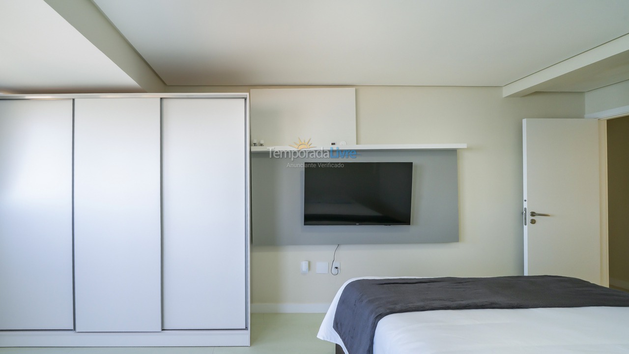 Casa para aluguel de temporada em Bombinhas (Praia de Zimbros)