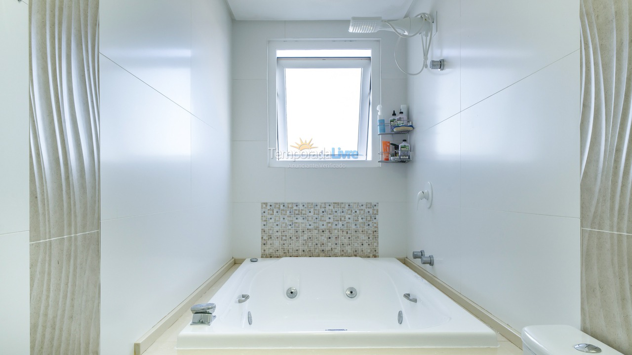 Casa para aluguel de temporada em Bombinhas (Praia de Zimbros)