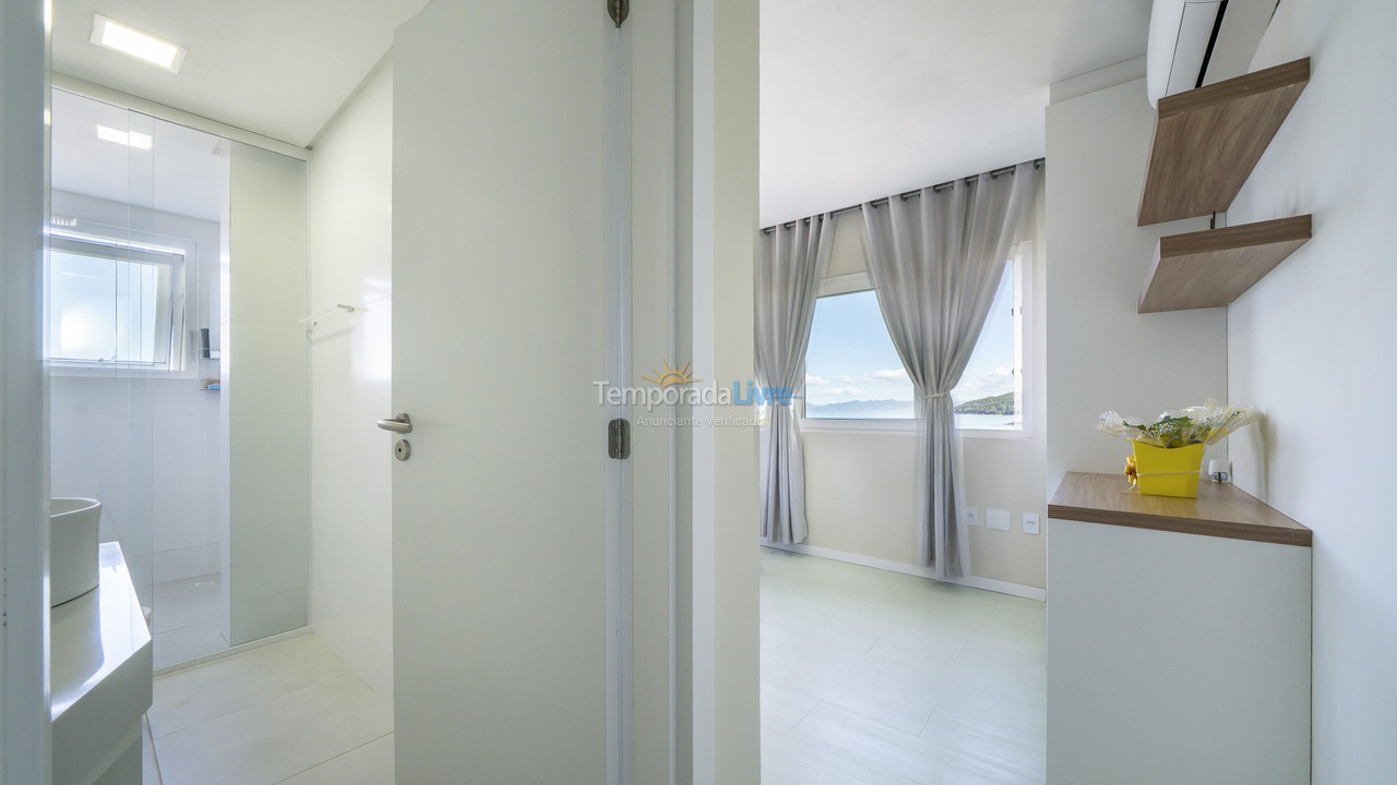 Casa para aluguel de temporada em Bombinhas (Praia de Zimbros)