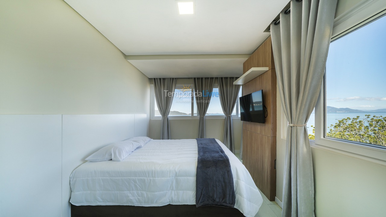 Casa para aluguel de temporada em Bombinhas (Praia de Zimbros)