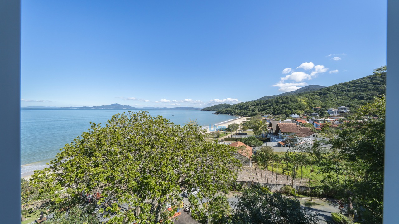 Casa para aluguel de temporada em Bombinhas (Praia de Zimbros)
