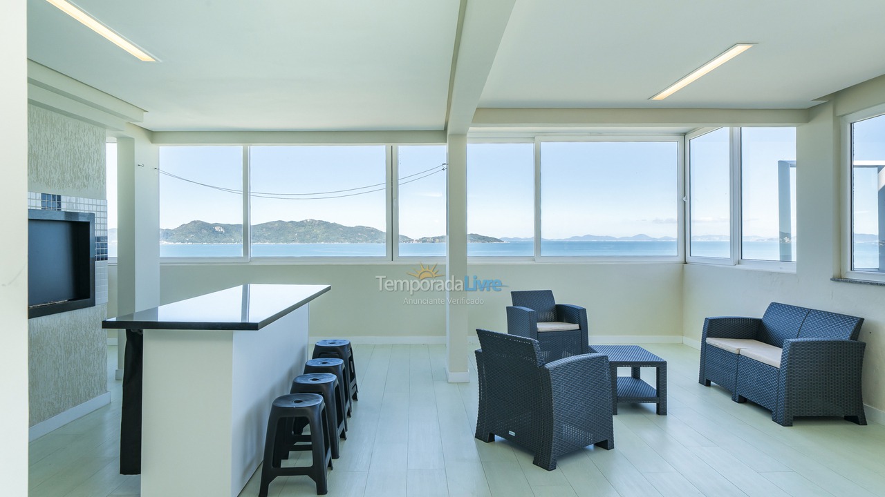 Casa para aluguel de temporada em Bombinhas (Praia de Zimbros)