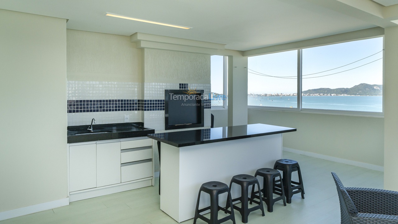 Casa para aluguel de temporada em Bombinhas (Praia de Zimbros)