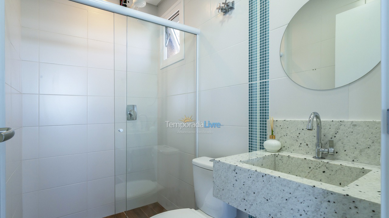 Casa para aluguel de temporada em Bombinhas (Praia de Zimbros)