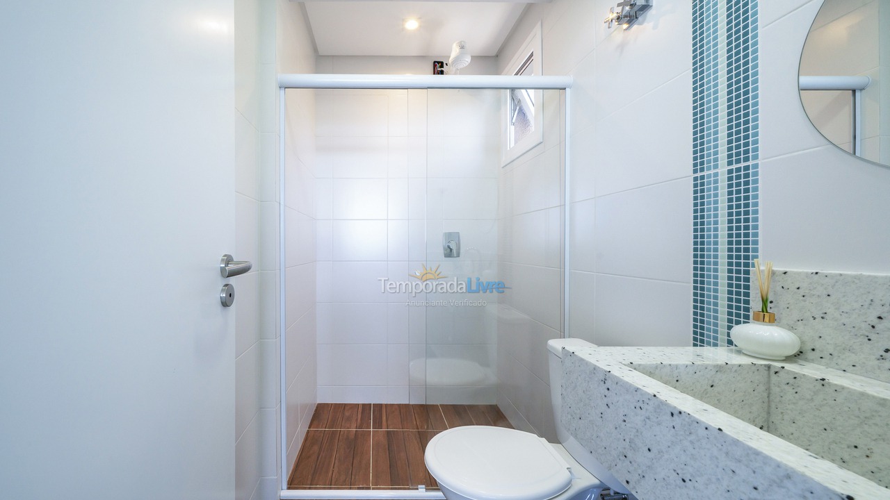 Casa para aluguel de temporada em Bombinhas (Praia de Zimbros)