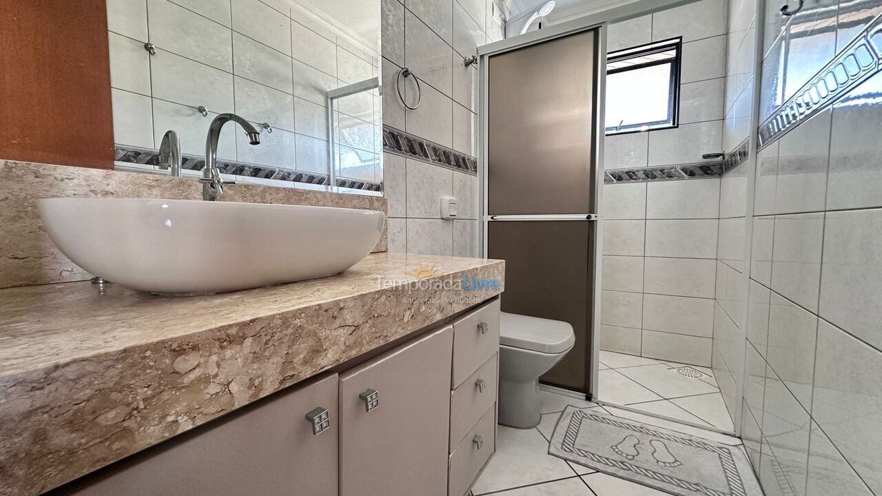 Apartment for vacation rental in Bombinhas (Praia de Bombas)