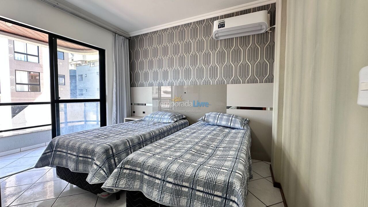 Apartment for vacation rental in Bombinhas (Praia de Bombas)