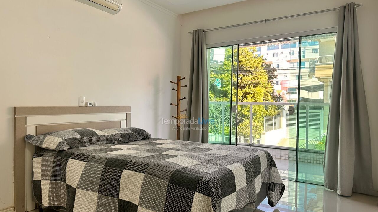 Apartamento para aluguel de temporada em Bombinhas (Praia de Bombas)