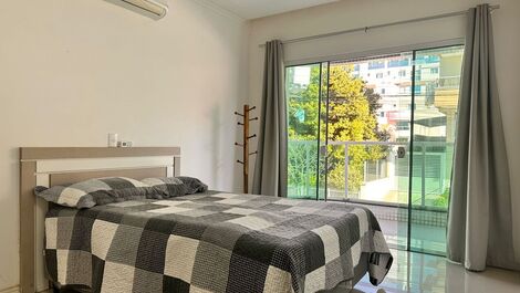 Lindo apto de 3 dormitórios para 9 pessoas em Bombas