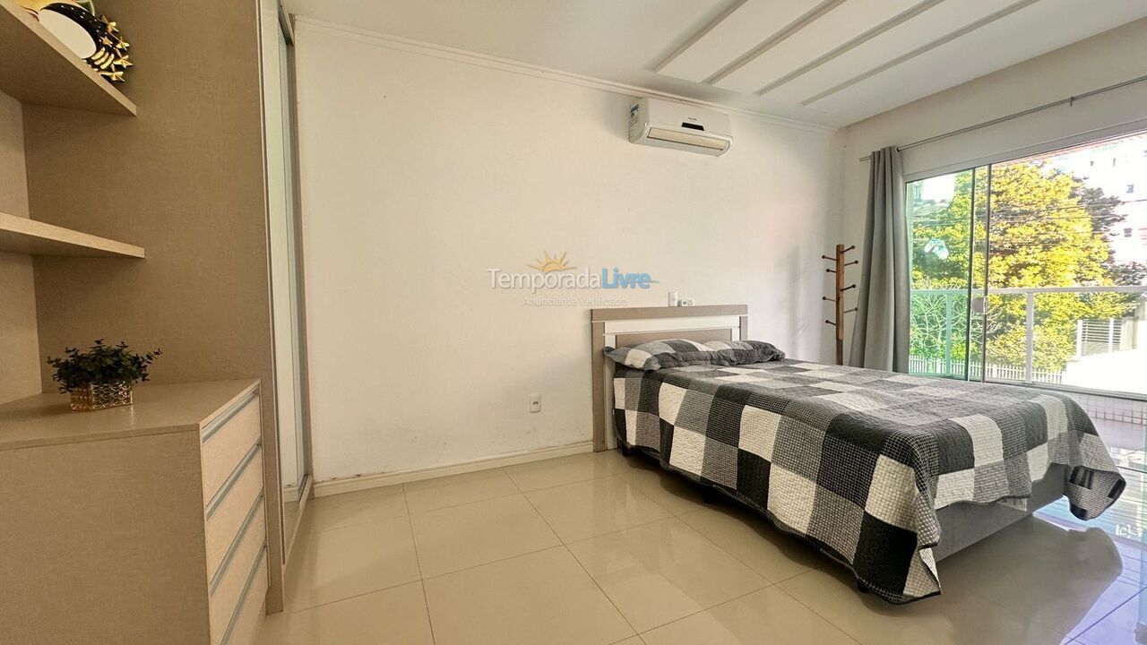 Apartamento para aluguel de temporada em Bombinhas (Praia de Bombas)