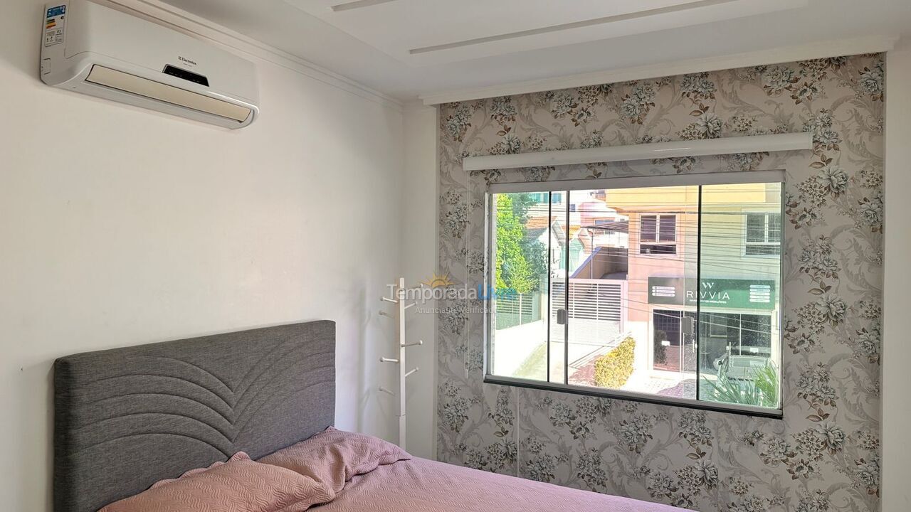 Apartamento para aluguel de temporada em Bombinhas (Praia de Bombas)