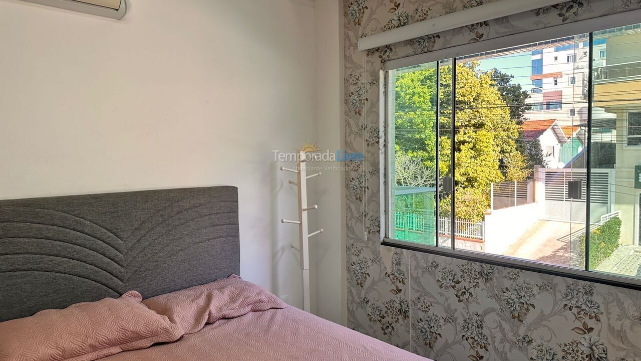 Apartamento para aluguel de temporada em Bombinhas (Praia de Bombas)