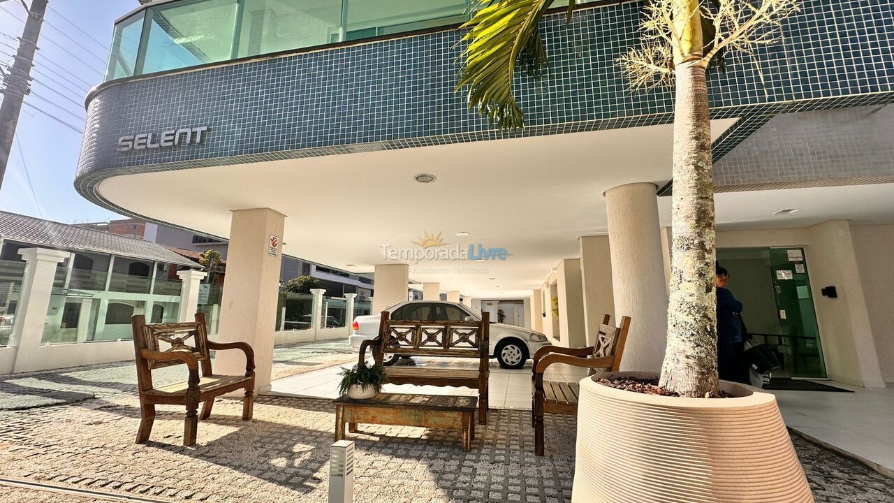 Apartamento para aluguel de temporada em Bombinhas (Praia de Bombas)